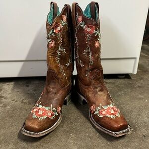 CORRAL WOMEN'S DEER SKULL OVERLAY WESTERN BOOTS - SQUARE TOE